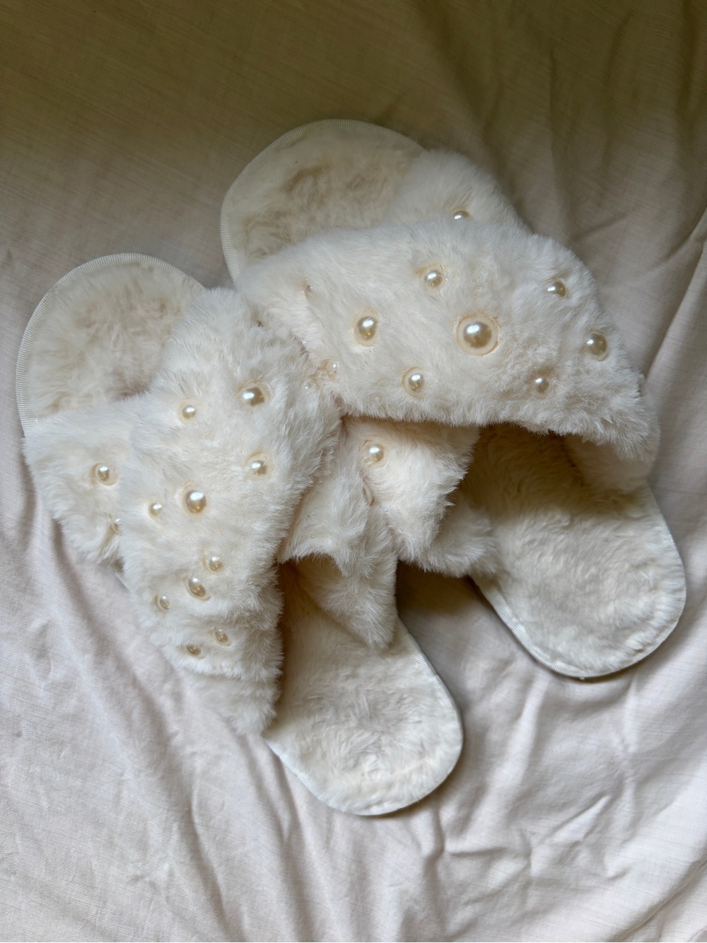 Bridal Pearl Faux Fur Slide Slippers - Cream Women’s Accessories